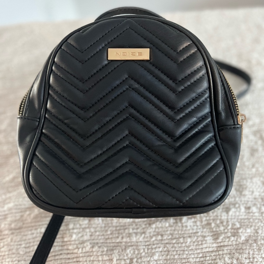 Cute little black purse from NOIZE